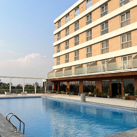 Vits Satyajeet Karad Hotell Exteriör bild