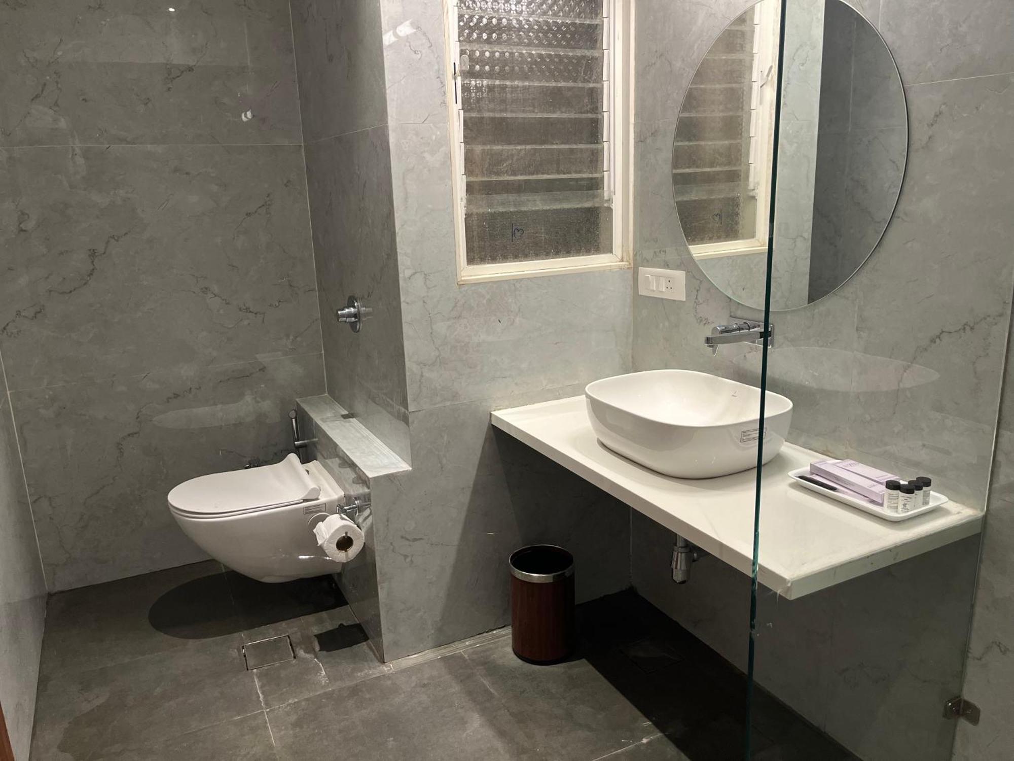 Vits Satyajeet Karad Hotell Exteriör bild