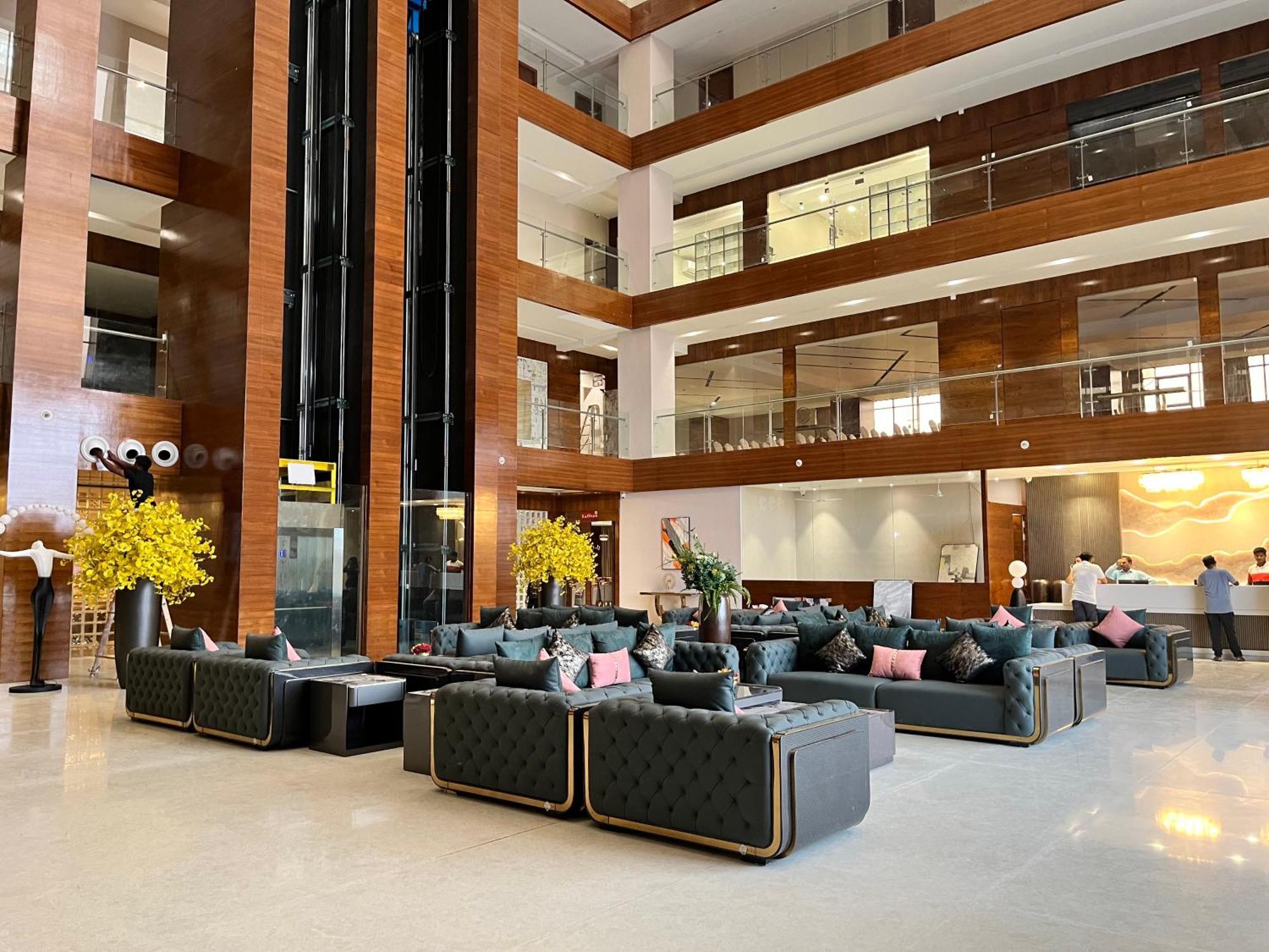 Vits Satyajeet Karad Hotell Exteriör bild